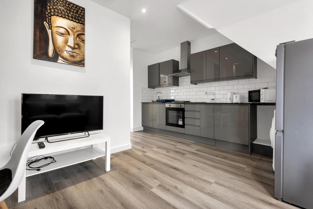 Modern Apartment In South West Wandsworth Лондон Экстерьер фото