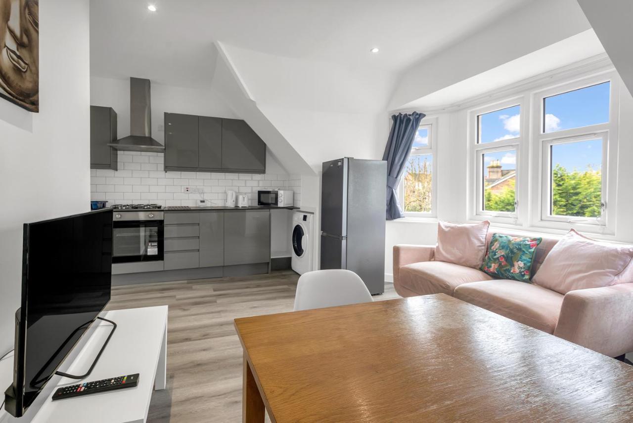 Modern Apartment In South West Wandsworth Лондон Экстерьер фото